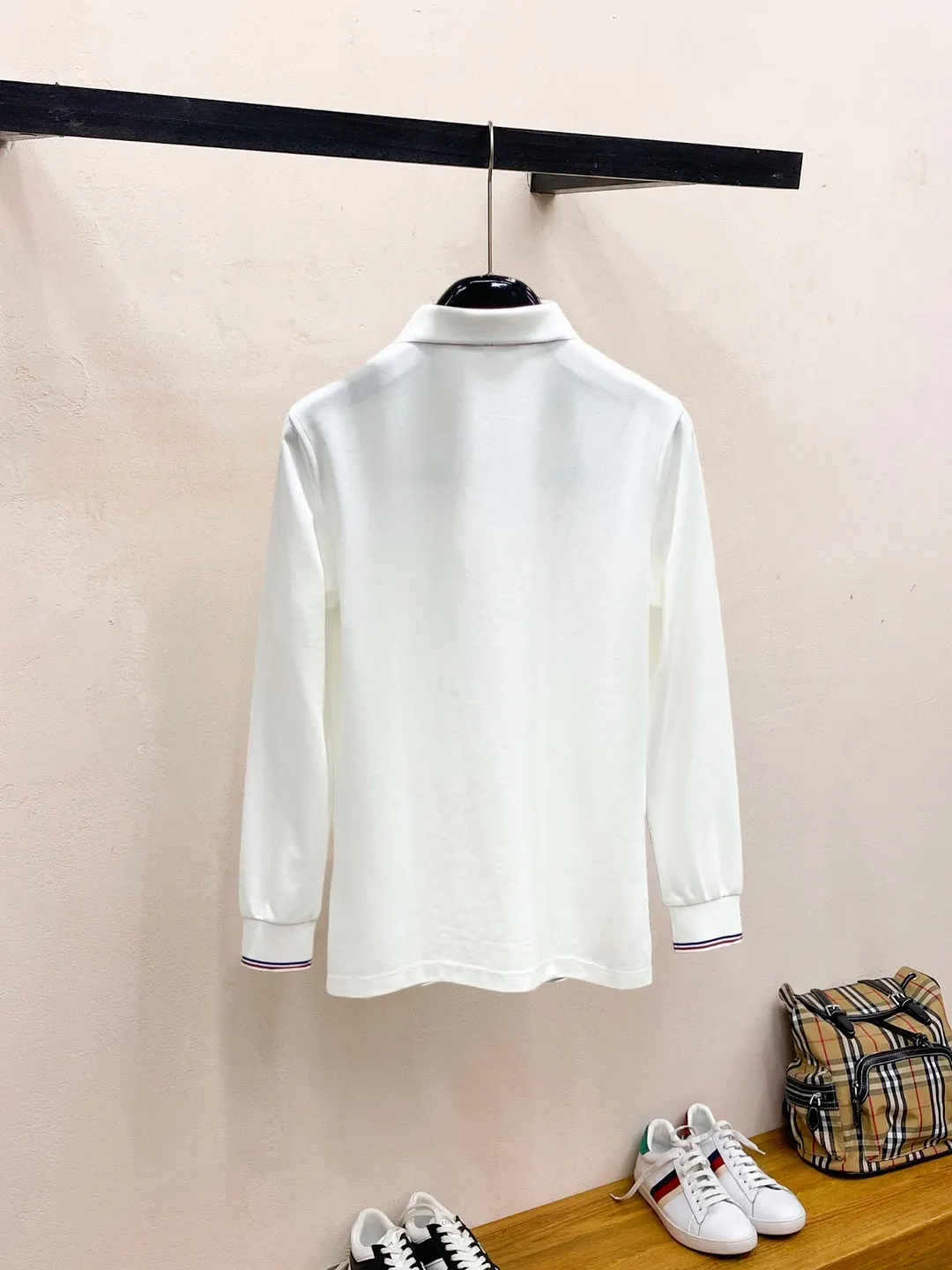 New Arrival Polo ！Classic ，Premium ！ ， ，Quality / ， ！ 100% ， ，Breathable ， ！ Classic LOGO ， ，LOGO ， ， Classic ！ ， ， LOW ， Versatile Polo ！ ：Black White Blue Size：M-3XL